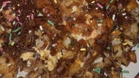 Kelezatan nasi goreng untuk makan malam memang tak pernah jadi pilihan salah. Tetapi jika ditambahkan taburan meses siapa yang mau menghabiskannya?Foto: Instagram/awreceh.id