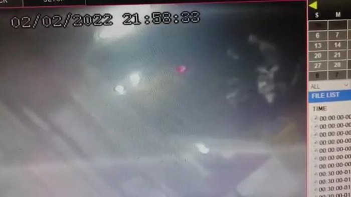 malling motor terekam cctv