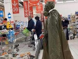 Ragam Cara Lindungi Diri di Awal Pandemi, Bikin Terkenang Kembali