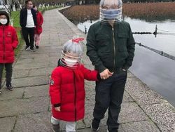 Ragam Cara Lindungi Diri di Awal Pandemi, Bikin Terkenang Kembali