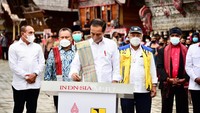 Penataan keduanya di antaranya meliputi revitalisasi atap rumah Bolon, pembangunan rumah baru, toilet umum, bangunan kios, Amphiteater, plaza, Jalan Lingkungan, Signage, IPAL Komunal, area parkir, dan Pusat Informasi. Biaya pembangunannya bersumber dari APBN dengan total sekitar Rp 55,8 miliar.