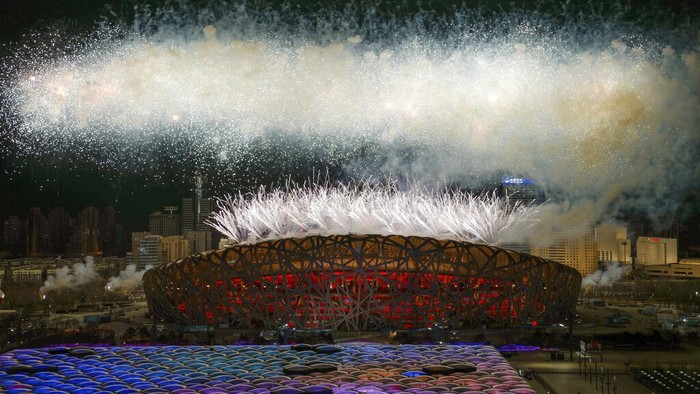 Melihat Kemeriahan Pembukaan Olimpide Beijing 2022 Olimpiade Musim Dingin Beijing 2022 resmi dibuka di Stadion Bird's Nest, Jumat (4/2//2022) malam. Para penari hingga pesta kembang api memeriahkan acara tersebut.