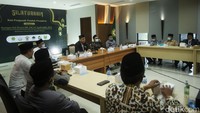 Waketum DMI Syafruddin memberikan sambutan dalam silaturahmi di Gedung Dewan Masjid Indonesia (DMI), Jakarta.