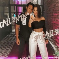 Keduanya tidak ragu memamerkan foto kemesraan di Instagram masing-masing. Seperti potret mesra mereka saat mirror selfie ini.Foto: dok. Instagram/@pschuldtz