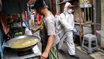 Permukiman Padat Jakarta Disemprot Disinfektan