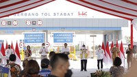 Presiden Joko Widodo (Jokowi) meresmikan Tol Binjai-Langsa seksi 1 Binjai-Stabat sepanjang 11,8 kilometer, hari ini (4/2). Pasca-diresmikan Jokowi, tol ini bisa dilintasi dan masih gratis selama masa sosialisasi tarif.Foto: Dok. PT Hutama Karya (Persero)