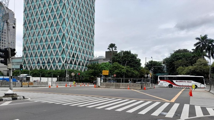 Simpang Jalan MH Thamrin menuju Kebon Sirih, Jakpus