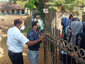 Heboh Sejumlah Siswi di India Dilarang Masuk Kelas Karena Berhijab