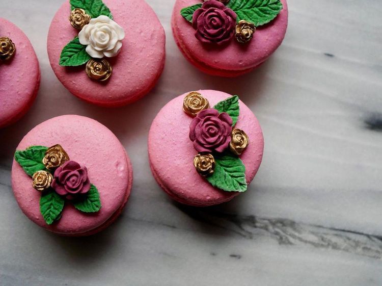 Sayang Dimakan! 10 Macaron Cantik Ini Dilukis Bentuk Bunga dan Rusa