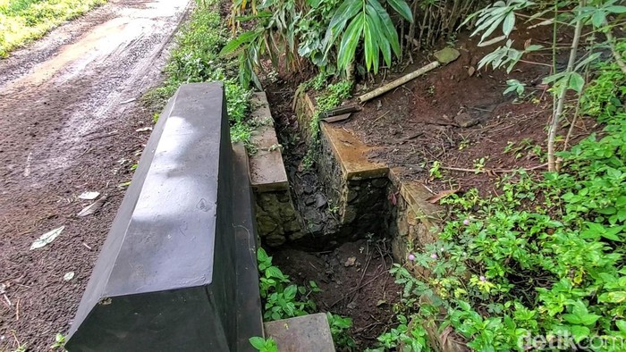 30 Hektar Sawah Hilang Imbas Saluran Irigasi di Sukabumi Rusak Sedikitnya 30 hektar lahan sawah di Kampung Cilulumpang dan Ciseupan, Desa Kertamukti, Kecamatan Warungkiara, Kabupaten Sukabumi hilang akibat rusaknya saluran irigasi di kawasan tersebut.