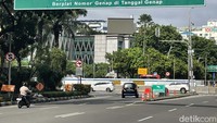 Menerapkan sistem one way dari arah Jalan Abdul Muis ke Kebon Sirih.
