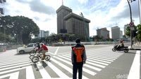 Ada One Way, Begini Suasana Lalu Lintas Di Simpang Thamrin-Kebon Sirih