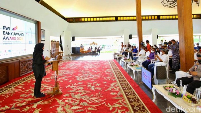 Program Banyuwangi Rebound terus digulirkan oleh Pemkab Banyuwangi. Bupati Banyuwangi Ipuk Fiestiandani Azwar Anas mengajak peran serta segenap elemen masyarakat, termasuk media dan wartawan, terus menggaungkan program ini.