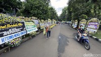 Diberitakan sebelumnya, jenazah mertua Sandiaga, Abdul Aziz, hari ini diterbangkan dari Singapura ke Jakarta.
