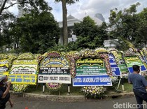 Bolehkah Takziah dengan Mengirim Karangan Bunga?