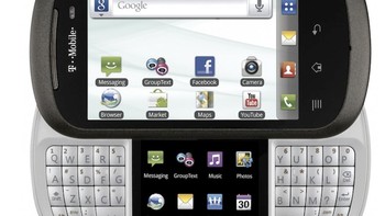 LG Doubleplay adalah ponsel bergaya sliding dengan keunikan punya layar kedua di antara keyboard fisiknya. Layar itu dapat menampilkan berbagai pintasan ke aplikasi favorit. Foto: Slashgear