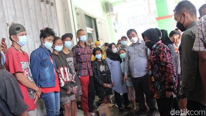 mensos risma memberi wejangan ke anjal