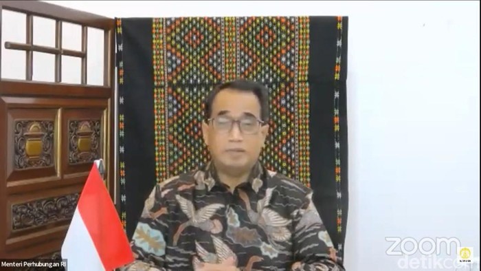 Menteri Perhubungan (Menhub) Budi Karya Sumadi saat memberikan sambutan di acara Iluni UI dan Masyarakat Hukum Udara (MHU), Minggu (6/2/2022).