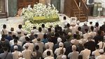 Momen Pemakaman Mertua Sandiaga Uno di Masjid Attaqwa Sriwijaya