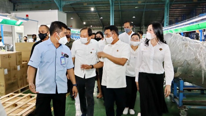 Pemilihan Presiden di Indonesia akan digelar beberapa tahun lagi. Tapi suasana Pilpres sudah mulai panas. Para Relawan sudah mulai mendeklarasikan calon yang diusungnya.