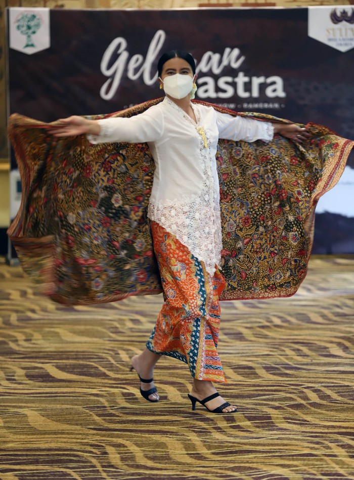Pameran Batik Meriahkan Imlek 2022 Gelaran Wastra dalam rangka memeriahkan Imlek berlangsung di Jakarta, 4-6 Febuari 2022. Acara ini dimeriahkan pameran batik, pesta budaya, talk show, dll.