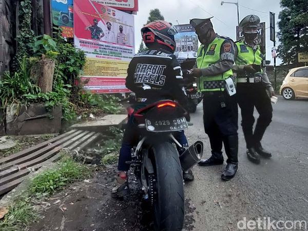 Pulang Sunmori, Motor Knalpot Bising Dirazia
