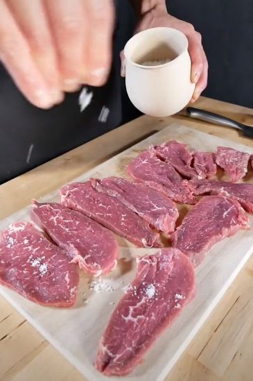 Orang Jepang Jago Masak Rendang, Videonya Viral di TikTok