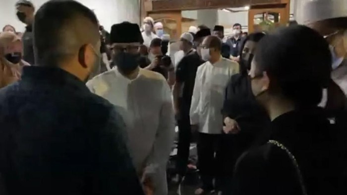 Acara pemakaman Sandiaga Uno.