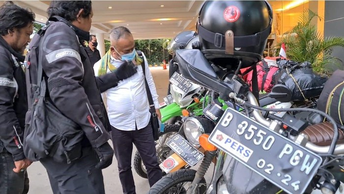 Tim Jelajah Kebangsaan Wartawan (JKW) tiba di Kendari Sulawesi Tenggara usai berkeliling di 24 Provinsi,. Mereka disambut Ketua Umum PWI Pusat Atal S Depari.