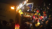 Ketika ambulans berbelok ke lubang dalam yang telah digali oleh tim penyelamat untuk mencapai anak yang tertimpa musibah itu dan mengambil mayatnya, kondisi anak itu belum jelas. 