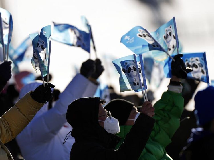 Antusias Warga Saksikan Olimpiade Beijing Meski Dibayangi Omicron