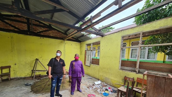 Atap sekolah di Kampar Riau hilang dicuri orang tak dikenal
