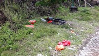 Polisi tampak mendatangi lokasi kejadian untuk mengusut kecelakaan maut tersebut.