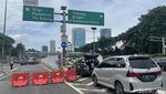 Buruh Demo di DPR, Lalin Jalan Gatot Subroto Macet
