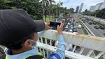 Buruh Demo di DPR, Lalin Jalan Gatot Subroto Macet