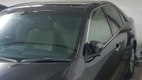 Tampak samping dari Toyota Camry Hybrid ini terlihat bagian bemper, kap, ban, dan pintu masih utuh. Buat yang penasaran ingin melihat langsung bisa melihat lelang di Kantor Waskita Heritage, Jl. MT. Haryono No. 10 RT 11/RW 11, Cawang, Jakarta Timur pada Senin (14/2/2022) mulai jam 09.00 hingga 17.00 WIB. Foto: Lelang.go.id