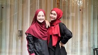 Dekat dengan Ria Ricis, banyak netizen yang menilai keberadaan Chika cukup mengganggu untuk rumah tangga Ria Ricis dan Teuku Ryan. Banyak netizen yang akhirnya memperingatkan Chika melalui media sosialnya. Foto: Instagram/chandrika_