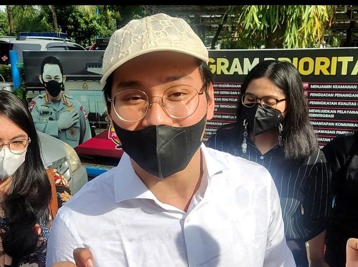 Crazy rich Indra Kesuma alias Indra Kenz di Polda Metro Jaya