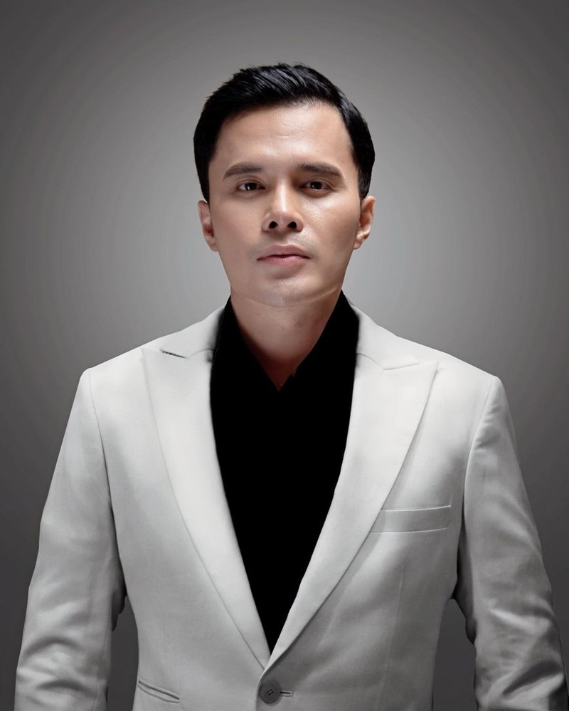 dr Oky Pratama, Crazy Rich Jambi Doyan Makan Bakso dan Kerupuk Jengkol