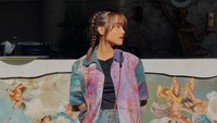 Tas Dior satu ini terlihat kecil, tapi harganya mencapai Rp 34 juta. Foto: Instagram Fuji