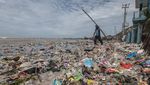 Gegara Gelombang Tinggi, Teluk Labuan Banten Penuh Sampah