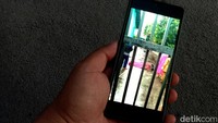 Diketahui, Ati tewas ditusuk oleh mantan suaminya di area sekolah. Wakil Kepala Sekolah Bidang Kesiswaan Prihatna mengatakan kejadian tersebut terjadi sekitar pukul 07.00 WIB.