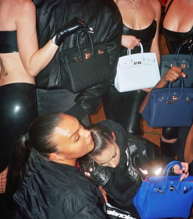 Tas Hermes Birkin diprediksi harganya masing-masing US$ 10 ribu. Total lima tas Birkin tersebut mencapai Rp 719 juta. Foto: dok. Instagram/@juliafox