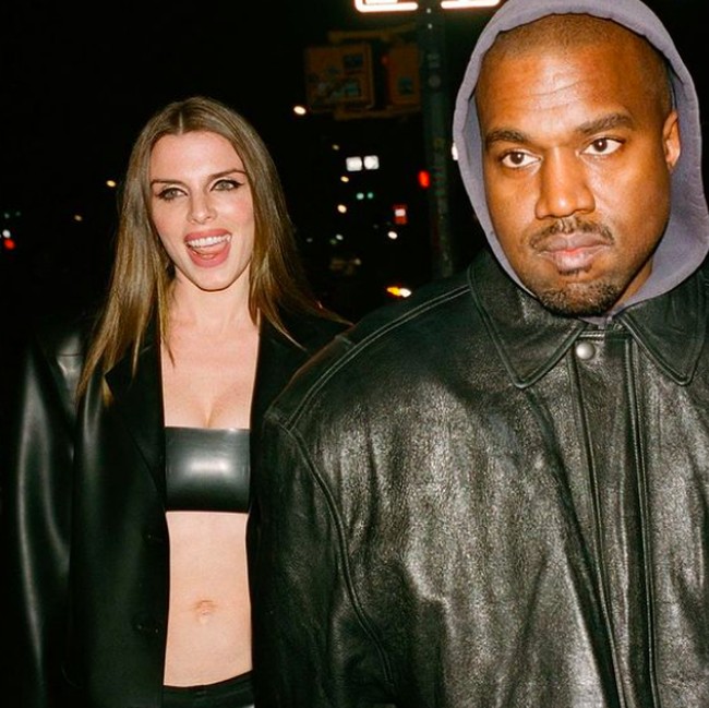 Inilah potret Julia Fox dan Kanye ‘Ye’ West di acara ulang tahun Julia. Foto: dok. Instagram/@juliafox