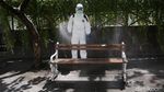 Kasus COVID DKI Naik, Kawasan Bundaran HI Disemprot Disinfektan
