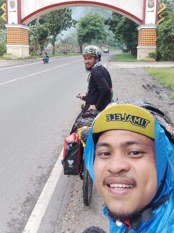 Mereka yang berencana melakukan perjalanan pada tahun 2020 akhirnya berangkat di pertengahan 2021 setelah lulus kuliah di awal tahun.(Istimewa) Mereka yang berencana melakukan perjalanan pada tahun 2020 akhirnya berangkat di pertengahan 2021 setelah lulus kuliah di awal tahun.(Istimewa)