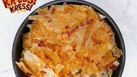Keripik kaca yang bikin nagih ini ditawarkan dengan harga Rp 7.000 saja per bungkusnya. Kamu bisa membelinya di Instagram @kresskress_lpg. Foto: Instagram @kresskress_lpg