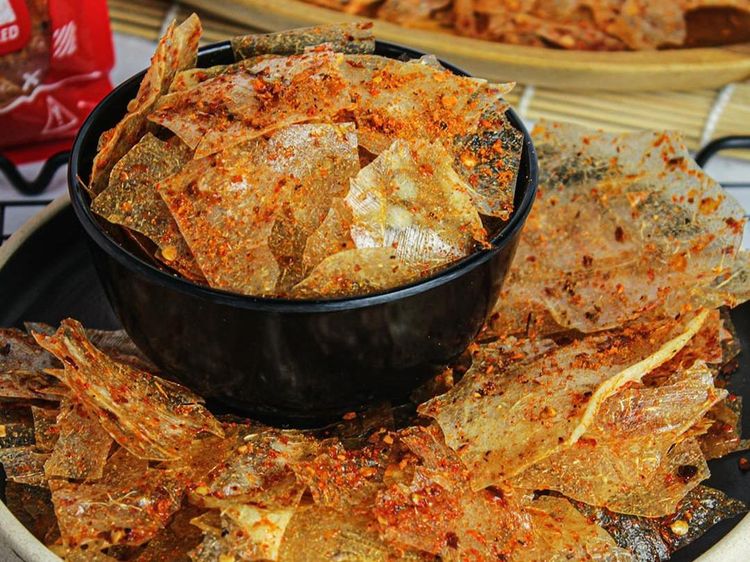 Kriuk Nampol! 20 Keripik Kaca Rp 10 Ribuan Bisa Dibeli di Sini!