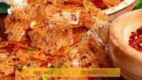 Gehel Snack merupakan toko online di Instagram yang menawarkan keripik kaca enak. Kamu bisa melihat katalog keripik di sini dengan akun @gehelsnack.id. Harganya Rp 9.900 per 100 gram. Foto: Instagram @gehelsnack.id