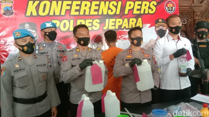 Konferensi pers miras oplosan maut tewaskan 9 pemuda di Jepara